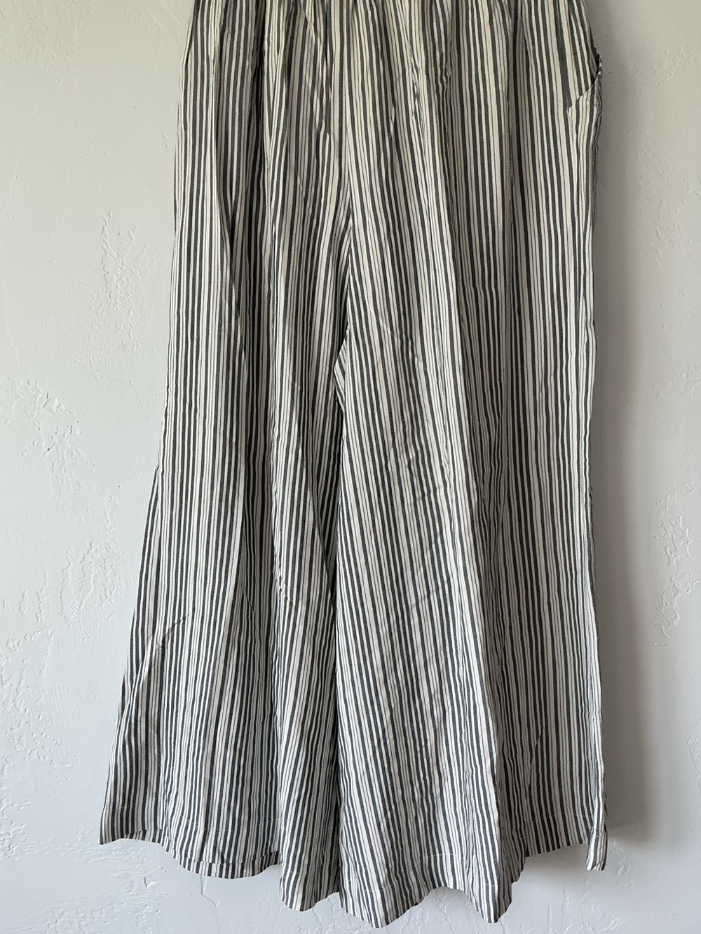 American Eagle Outfitters Wide Leg Black and White Striped Drawstring Pants - Picture 7 of 9